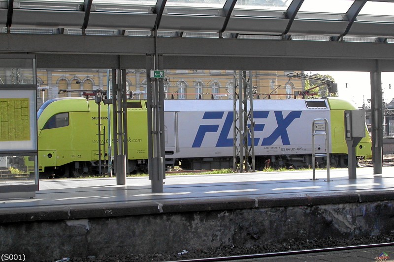 Sichtung 001.jpg - BR 182 Dispolok FLEX der Bauart TAURUS Siemens ES64U2 in Hamburg.